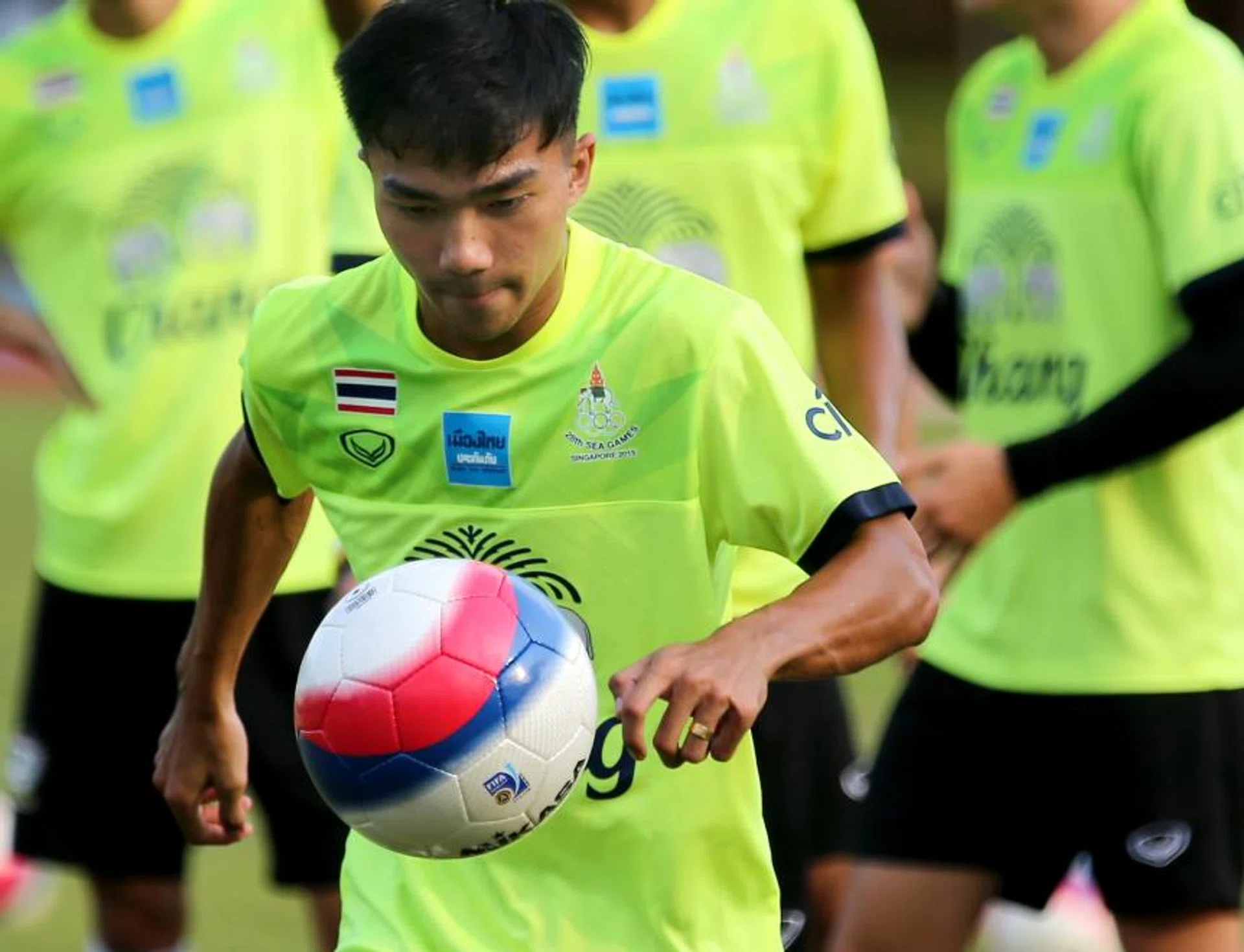 Chanathip Songkrasin, seen here training with the Thai U-23 team which won the 2015 SEA Games football gold in Singapore, helped Consadole Sapporo draw 3-3 with Cerezo Osaka.