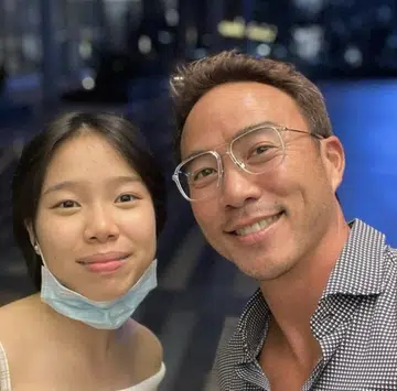 Allan Wu's daughter gets award for topping class