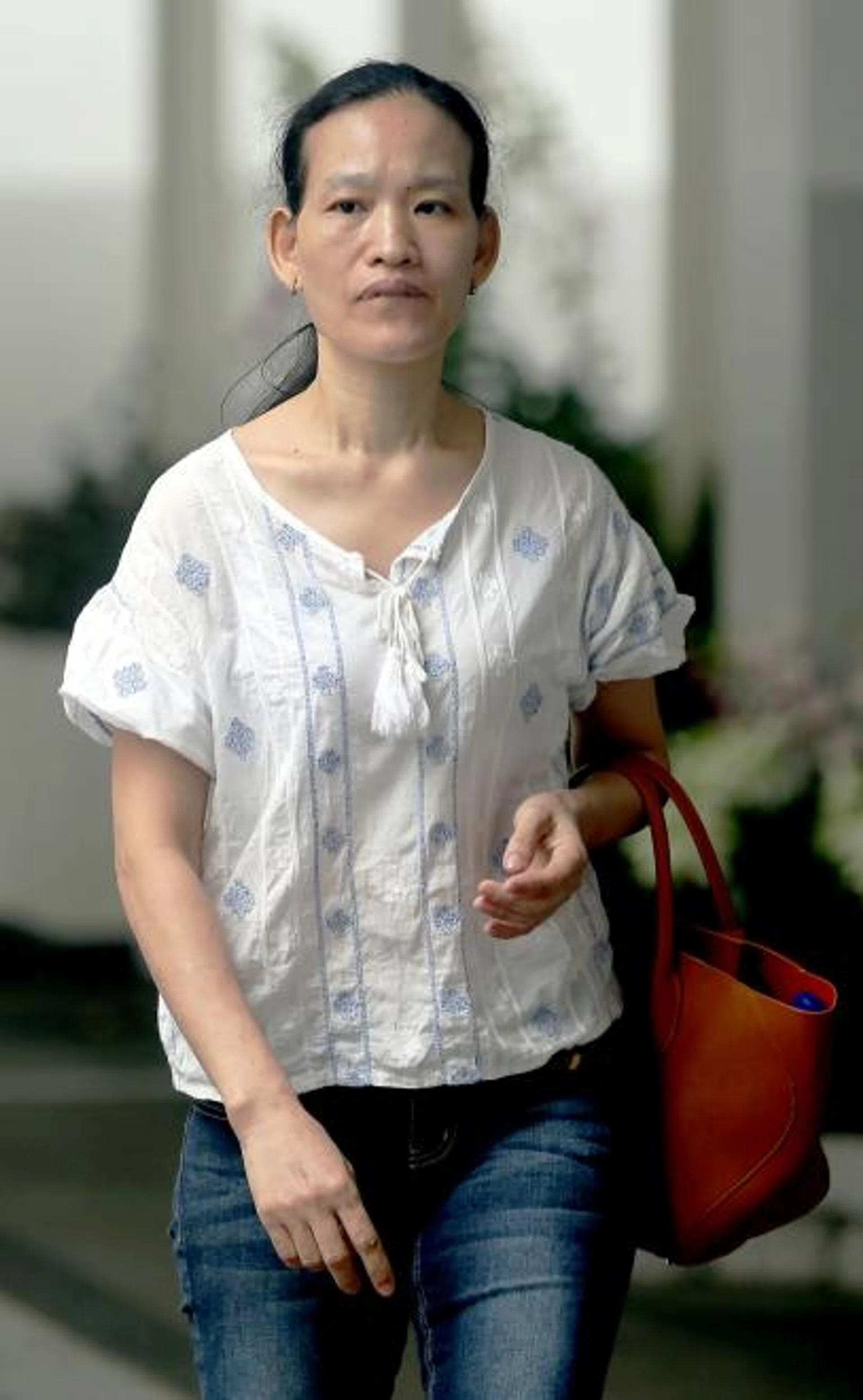 Cai Mei Ying often rode her bicycle in the market. 