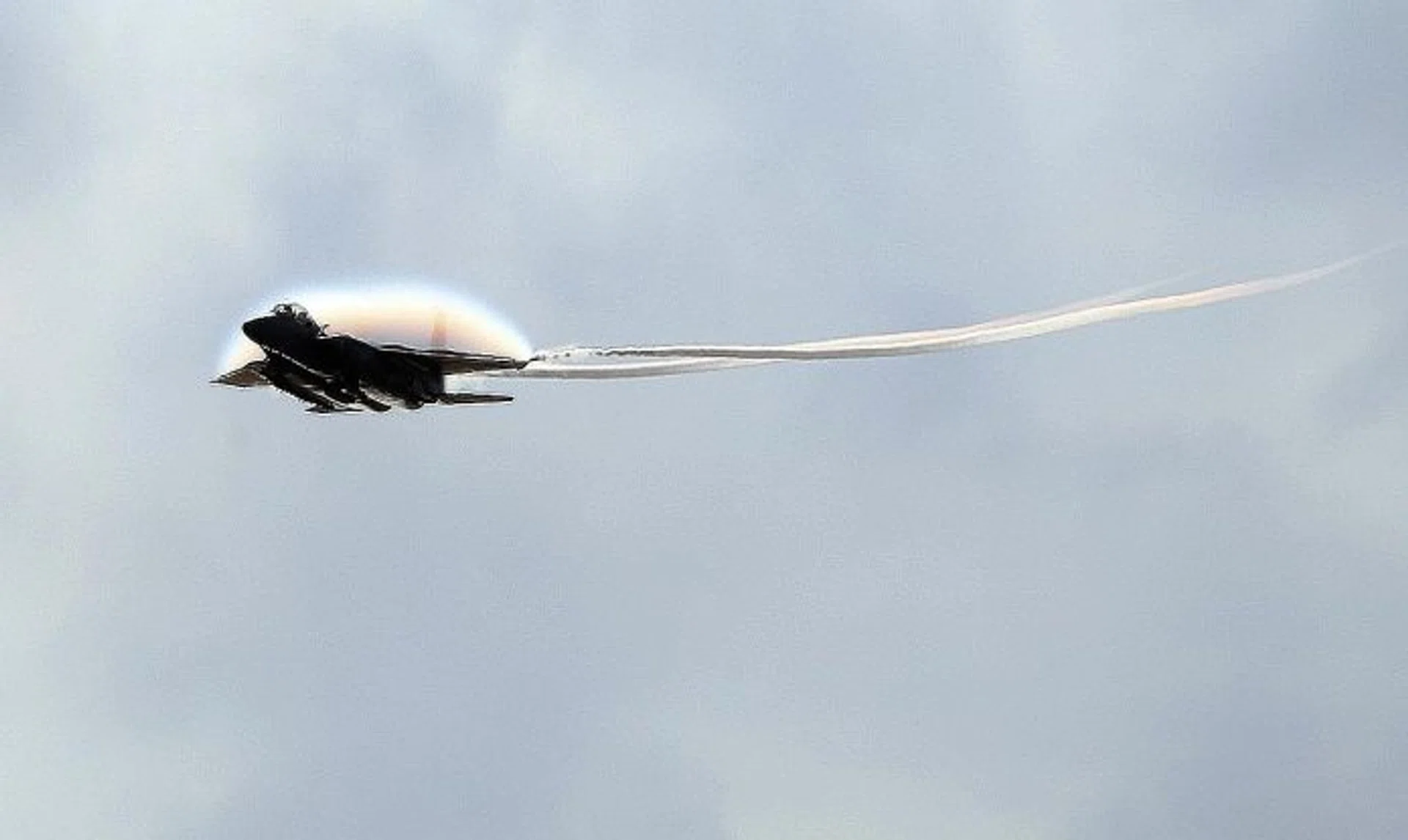 HOT FLIGHT: An F-15SG flying over spectators during the Hotshot Challenge, which runs till Feb 3 at Pulau Pawai.
