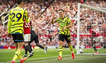 Arsenal grind out Man Utd win to go top of the Premier League