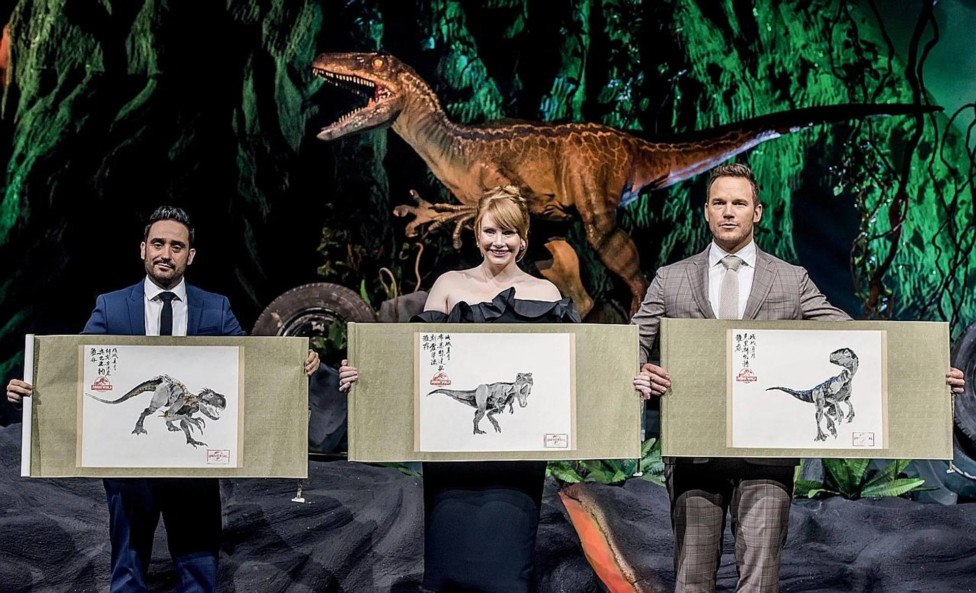 (From left) J.A. Bayona, Bryce Dallas Howard and Chris Pratt at the Shanghai press conference and red carpet premiere of Jurassic World: Fallen Kingdom. 