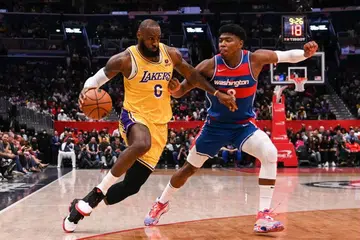 LeBron passes Malone on all-time regular season points but Lakers lose again
