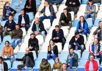 Dutch PM tells football fans to shut up!