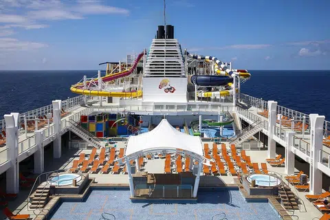Explore Surabaya, North Bali in style on Genting Dream