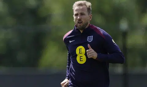 'Hungry' England 'want to make history', says captain Harry Kane