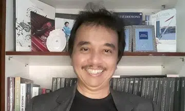 Indonesian ex-minister held over post of president Jokowi's face on Buddhist statue