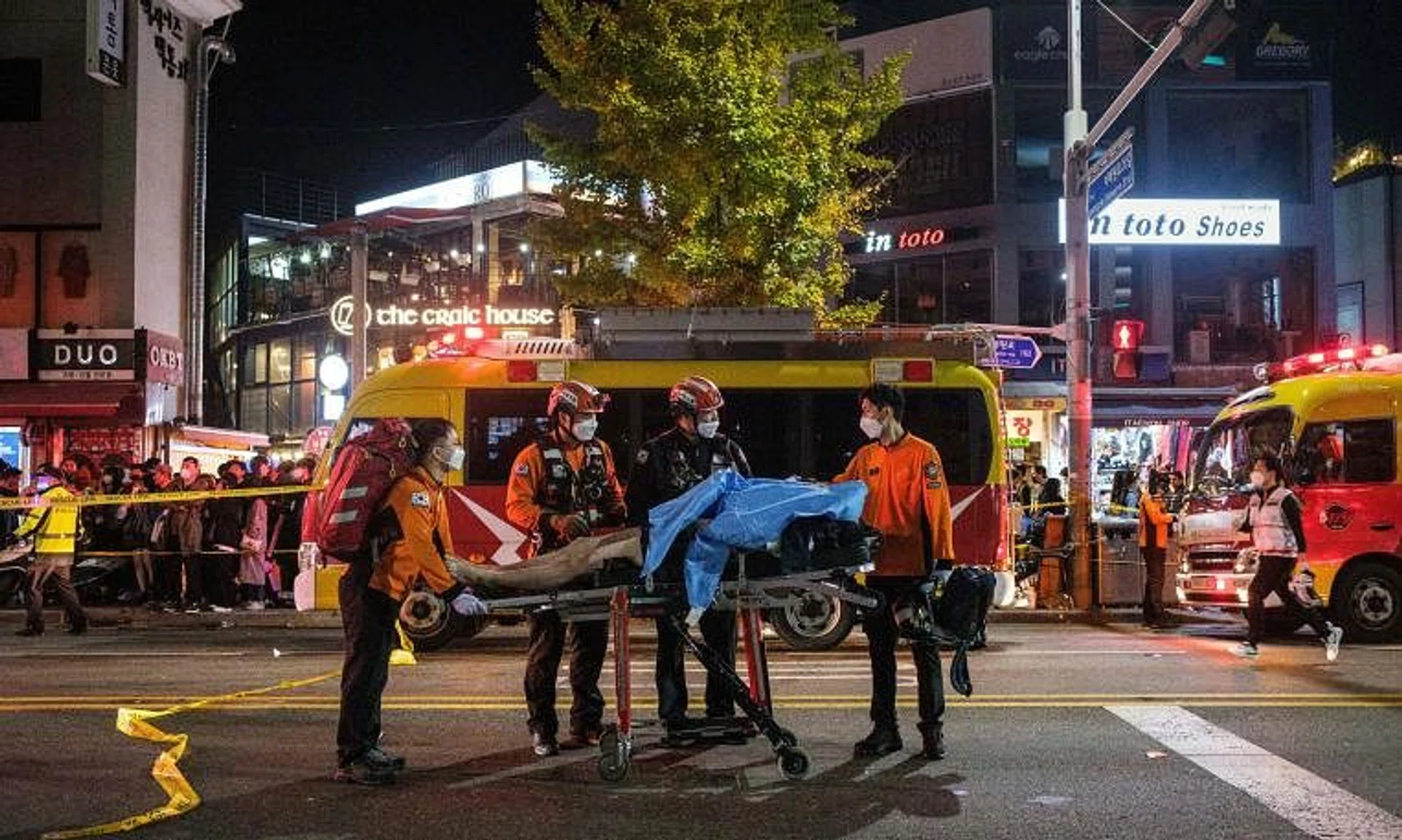 Proper crowd and traffic control by the authorities could have prevented or at least reduced the surge of partygoers, safety experts have said.