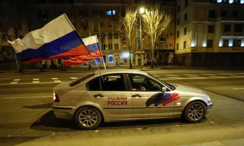What does Russian recognition of breakaway Ukraine regions mean?