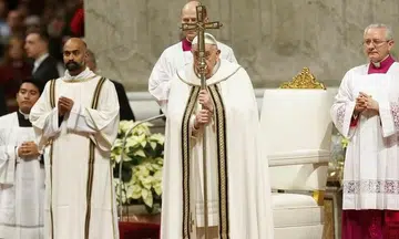 On Christmas eve, Pope Francis laments 'futile' war in Holy Land