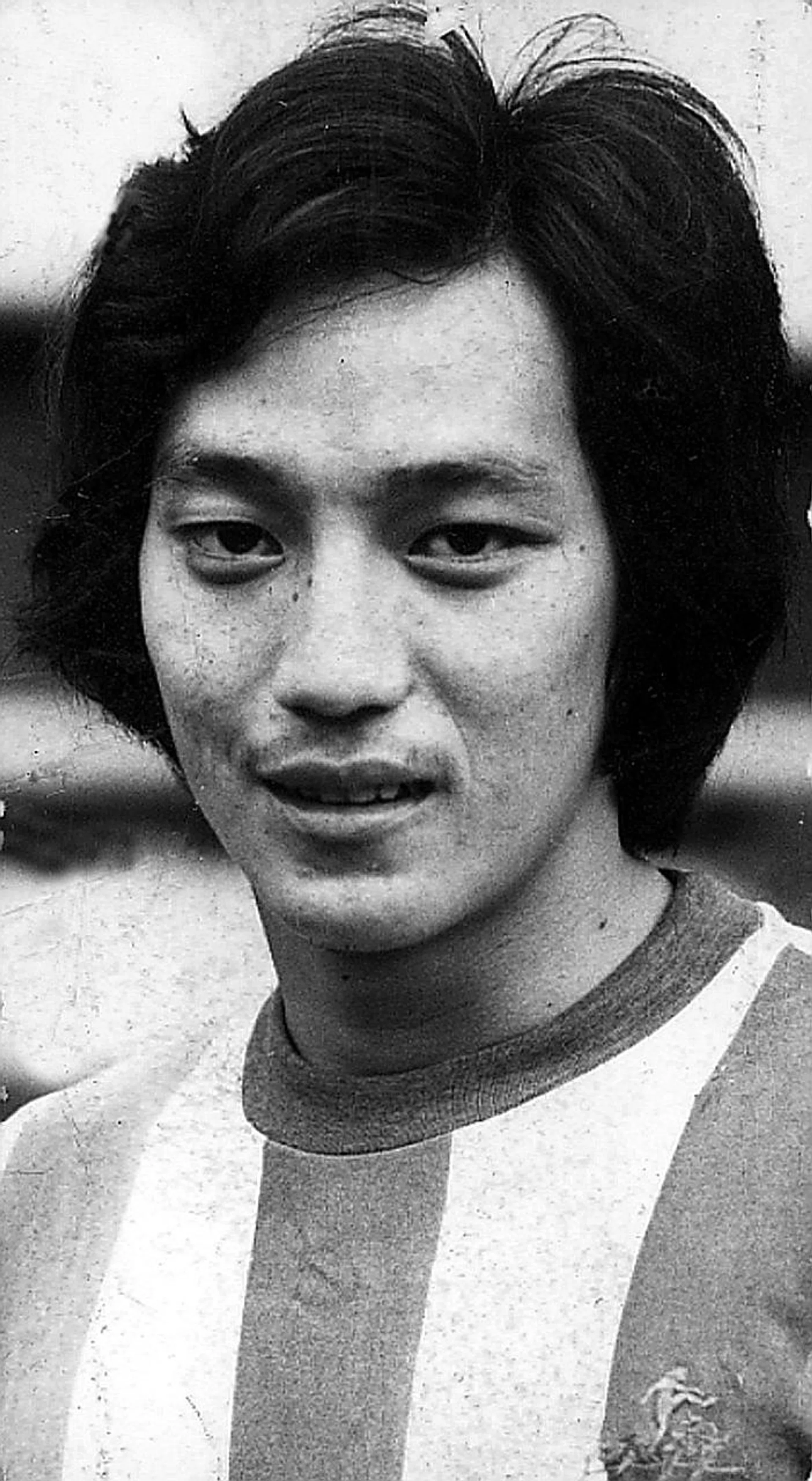 Singapore winger Mohamed Noh Hussein winning his header against Terengganu's Nor Zaidi in a Malaysia Cup tie at the old National Stadium. 