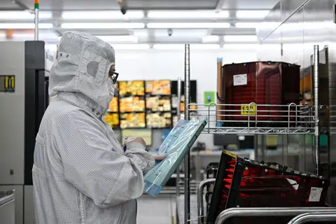 Singapore manufacturing falls in April, ending 19-month growth streak