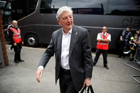 Crystal Palace reappoint Hodgson as coach to replace Vieira