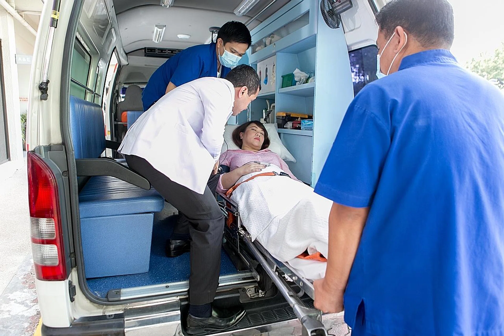 If anaphylaxis is suspected, you should call an ambulance. 