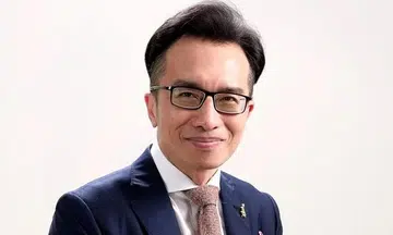 Orthopaedic surgeon suspended 18 months in interim move to protect public