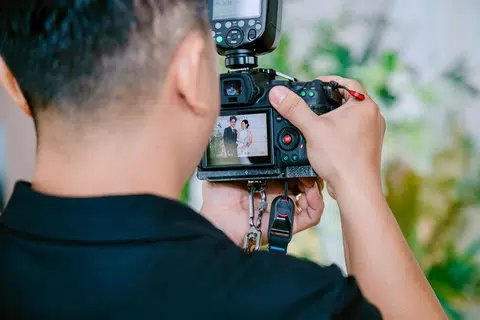 'Quite upsetting': Couples, creatives left scrambling with ban on foreign freelance wedding services