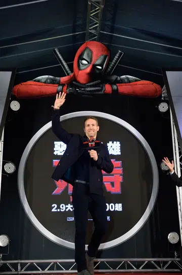 Who has a better ass - Deadpool or Captain America? Ryan Reynolds answers