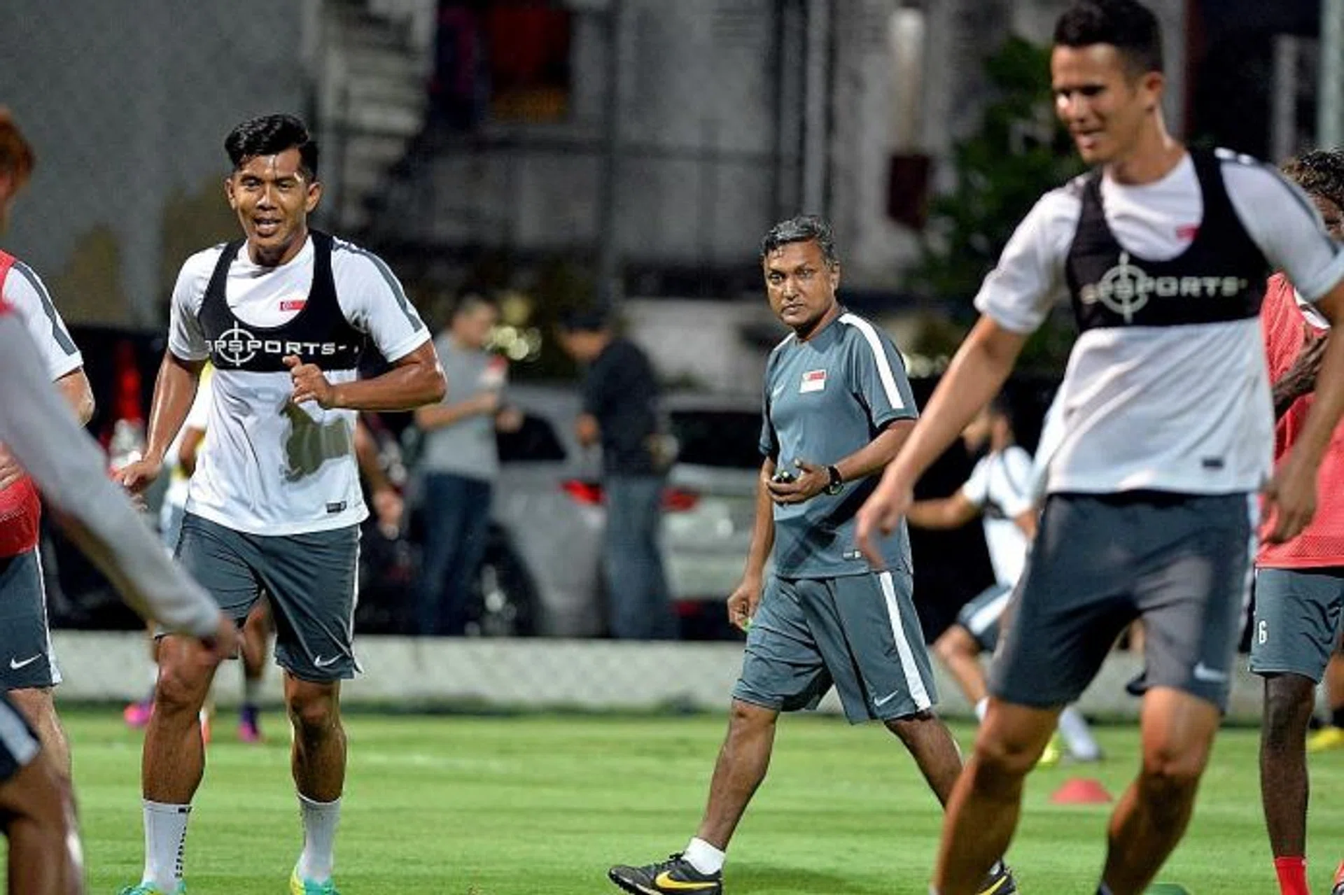 ON THE BALL: Coach Sundramoorthy and his charges are bent on a good Suzuki Cup showing.