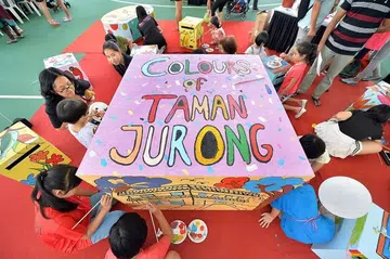 Taman Jurong and Bedok residents make art to celebrate National Day