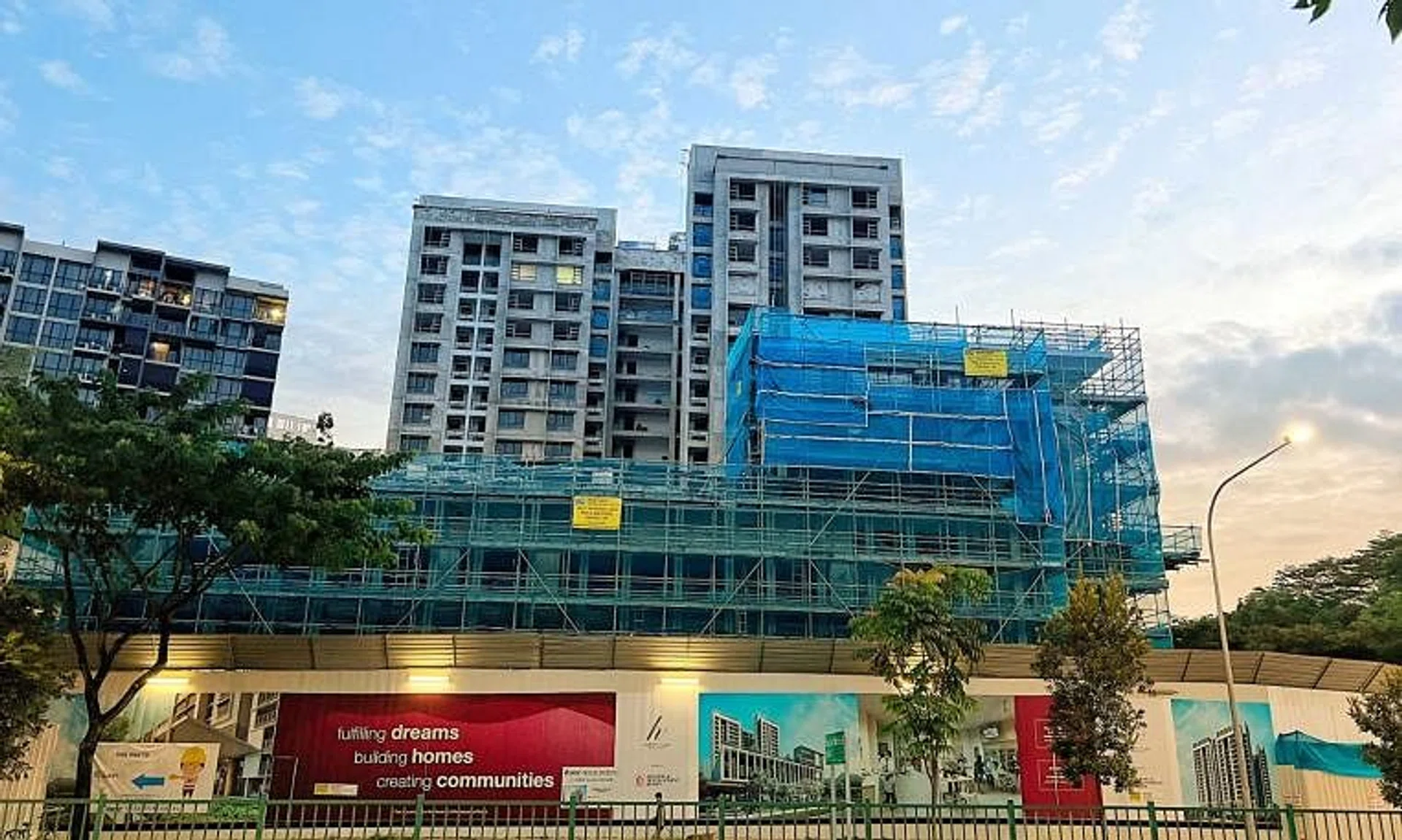 The hawker centre will have 22 cooked food stalls and about 90 tables, which can seat more than 400 people.