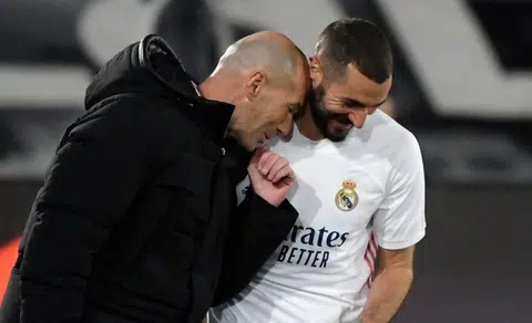 Benzema stars as Real move level with Atletico at La Liga summit