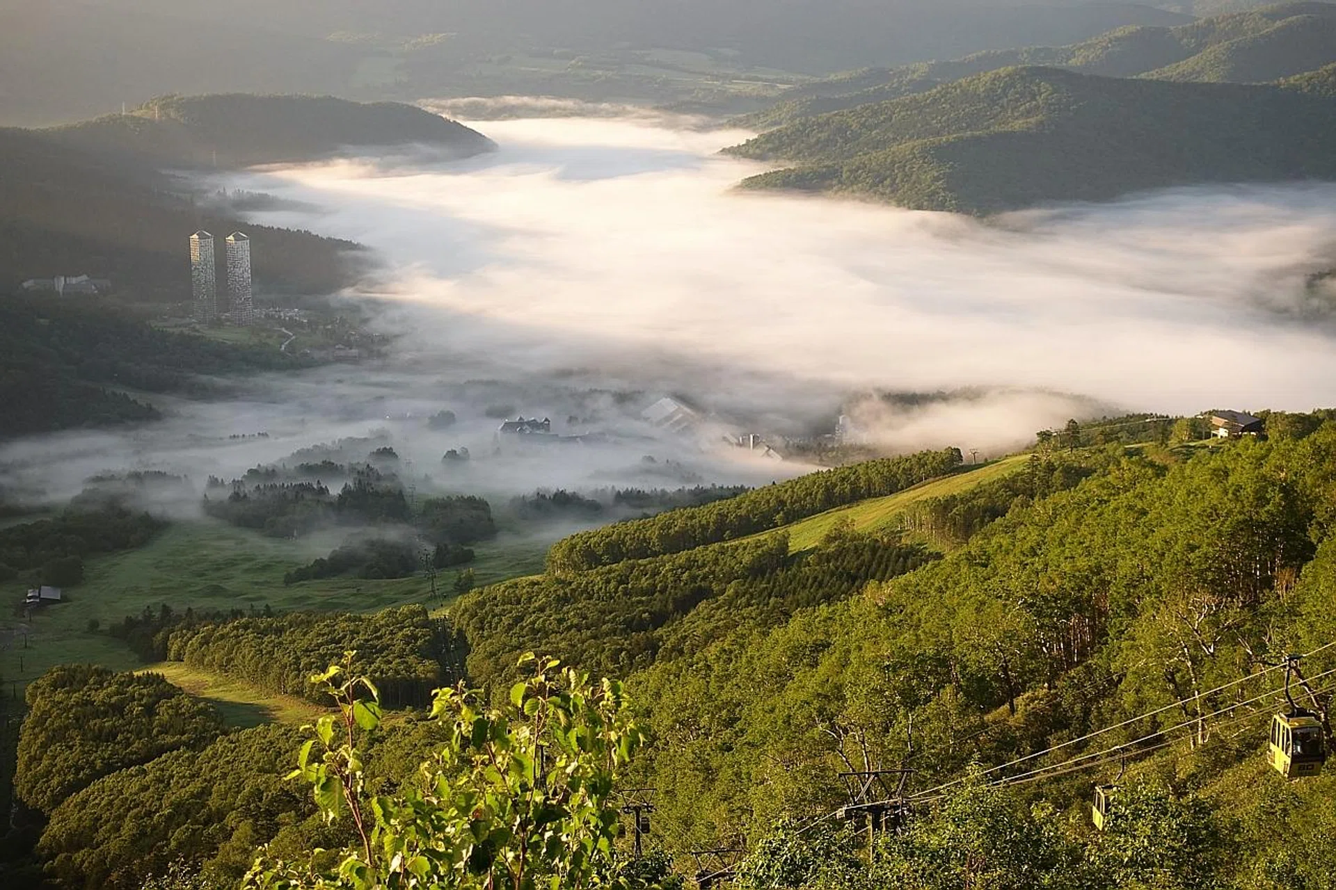 Unkai Terrace, with a view of the Hoshino Resort Tomamu (above), cascading waters at the Shirahige Waterfall, and Ningle Terrace. PHOTOS: 