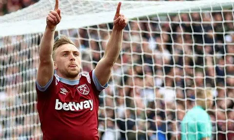 Hammer blow for Arsenal after 2-2 draw with West Ham