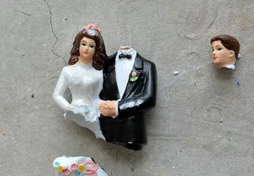 Do BTOs lead to early marriage and divorce?