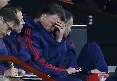 WATCH: Fans turn against boring, boring Man United
