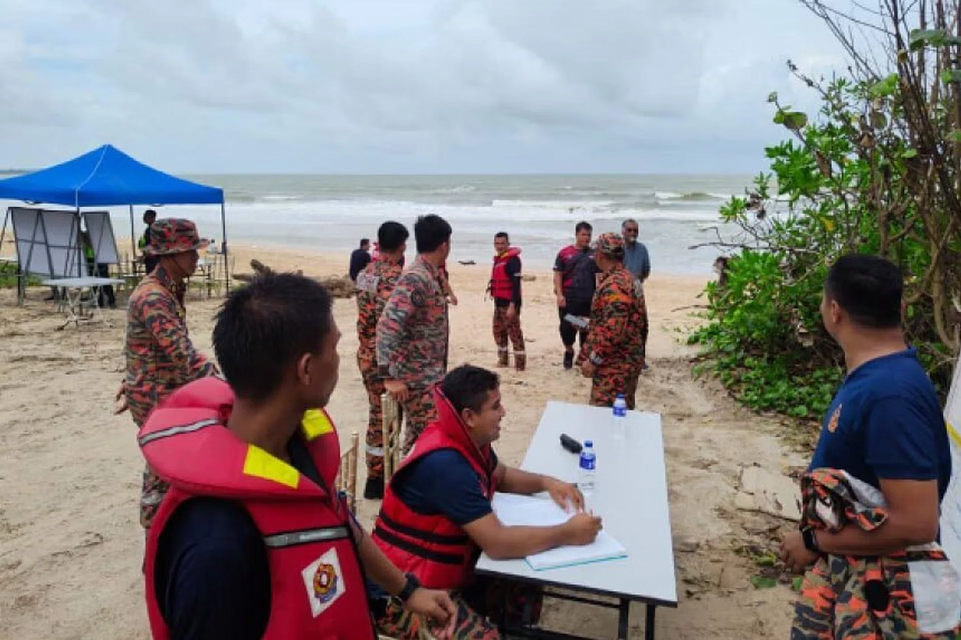 A 49-year-old Singaporean man was swept away by the current off Desaru Coast, according to witnesses. 