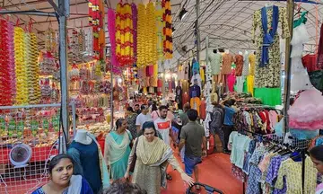 Deepavali bazaar vendors hit by higher rents, drop in footfall; shoppers unhappy about lack of variety