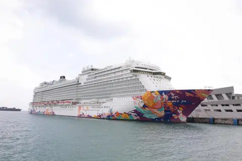 Travel agencies inundated with calls from customers over Dream Cruises' sailing exit