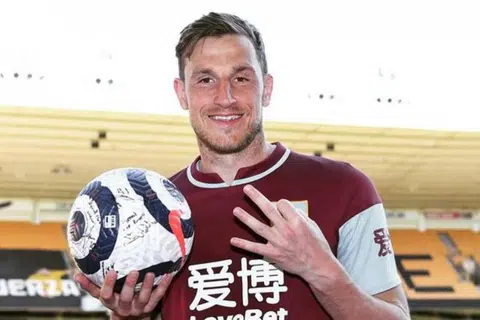 Burnley striker Wood set for Newcastle medical: Sky Sports
