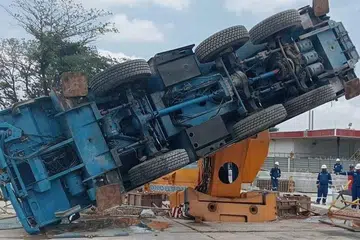 Man hurt after crane topples near Boon Lay