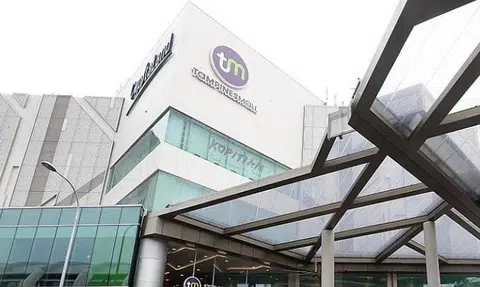 CapitaLand Retail Management fined over safety lapses after man's fatal fall at Tampines Mall