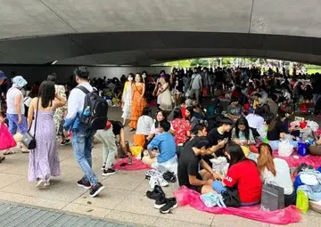Commuters peeved by crowds blocking Esplanade Bridge on weekends