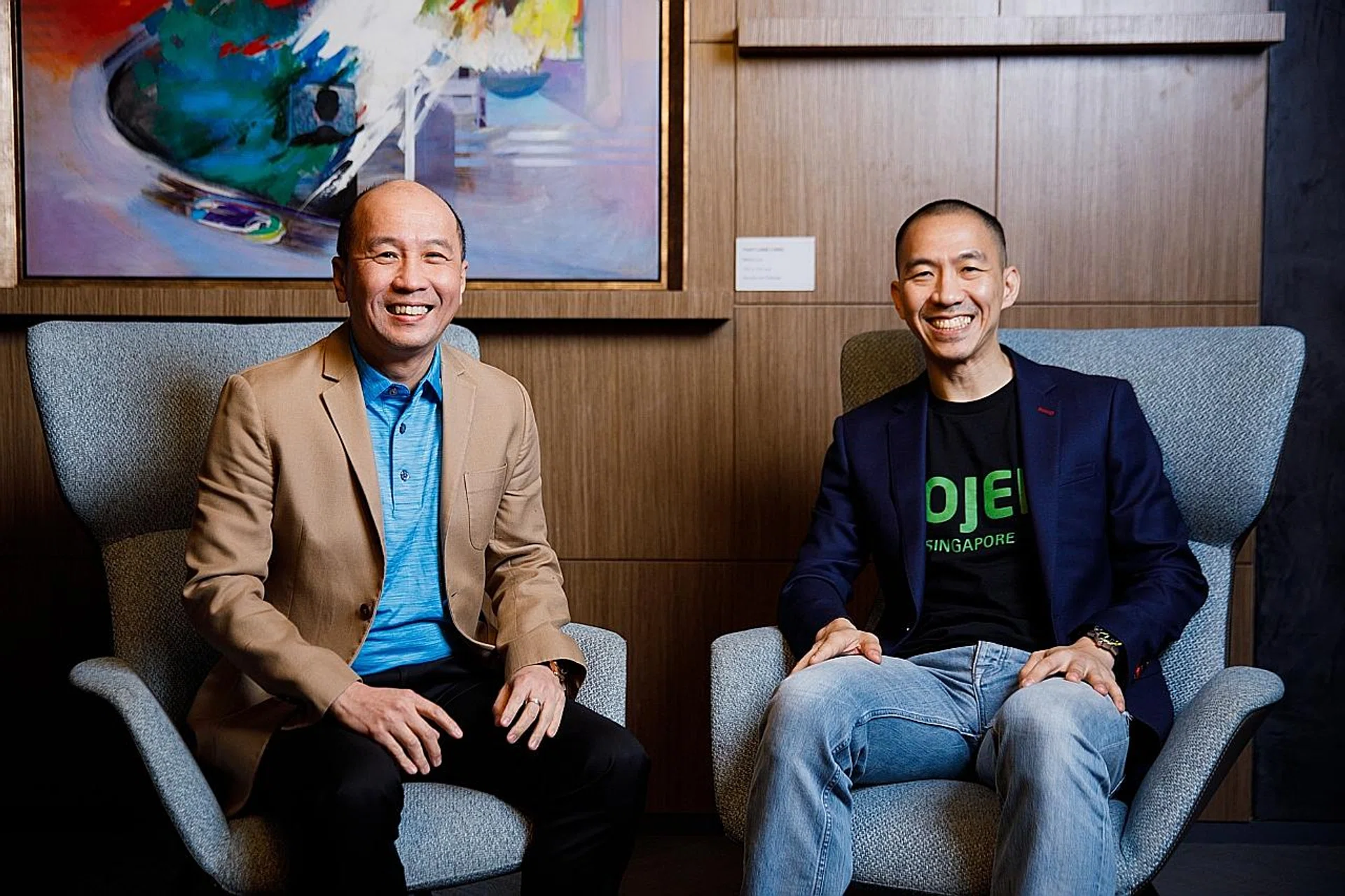 Lien Choong Luen is a former military man who has scaled Mount Everest. He has held positions at Triathlon Singapore and Singapore Squash Rackets Association. 