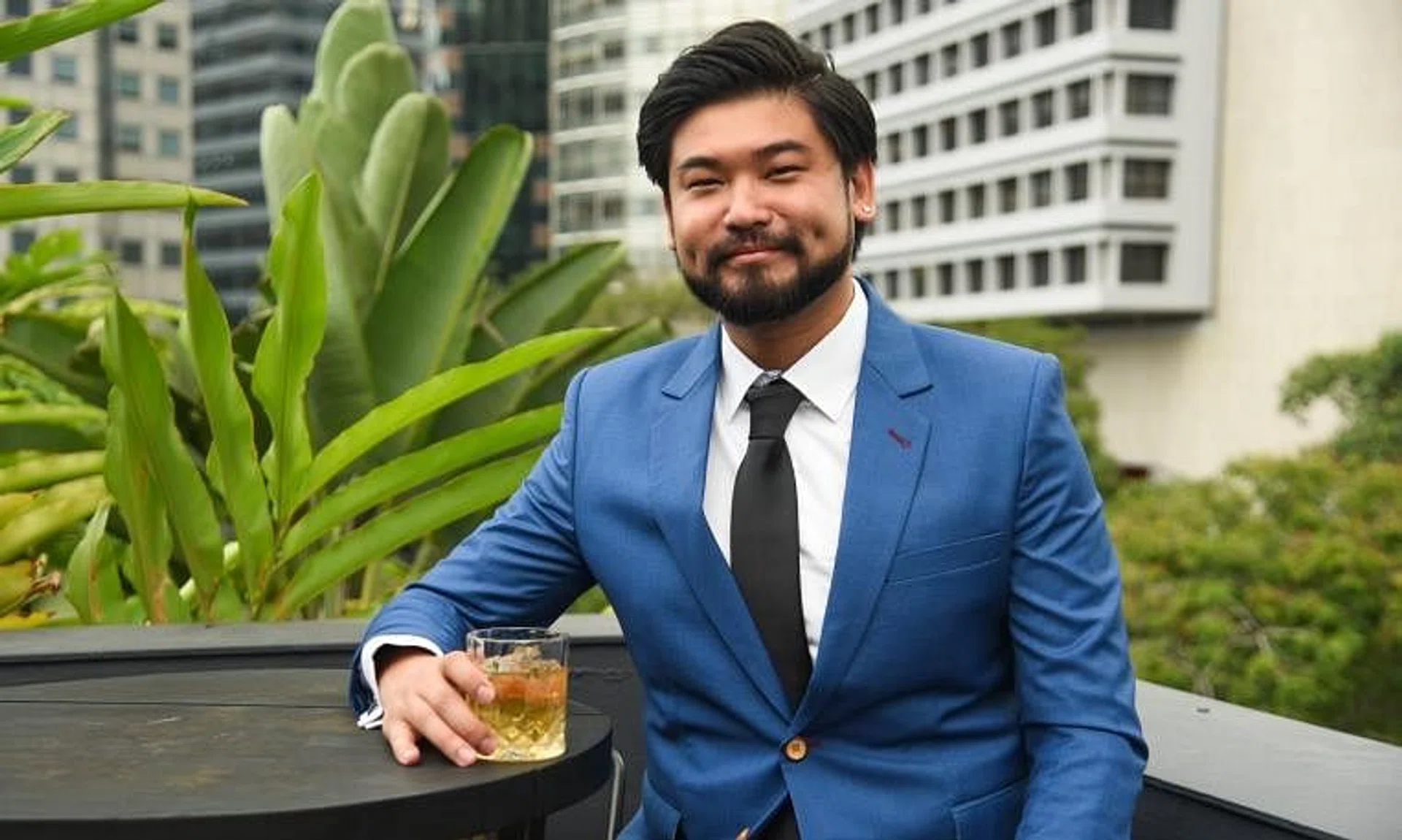 Before starting the Tipsy Collective,  Mr Derek Ong was a part-time banquet waiter in his teens and later became a bartender.