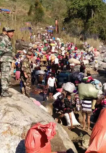 Thousands flee Myanmar violence