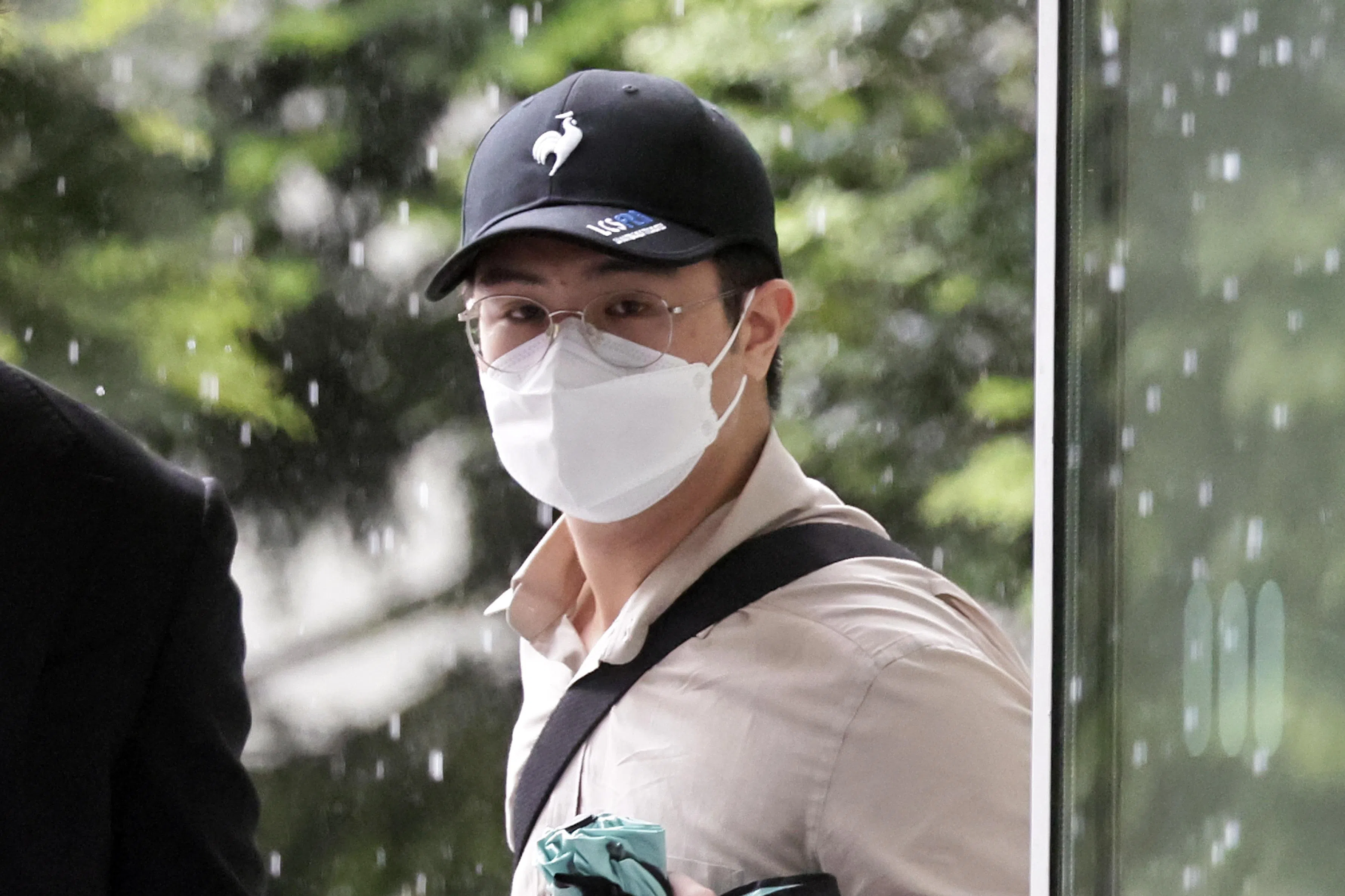 Jail for man who flashes stewardess in business class of China-S'pore SQ flight