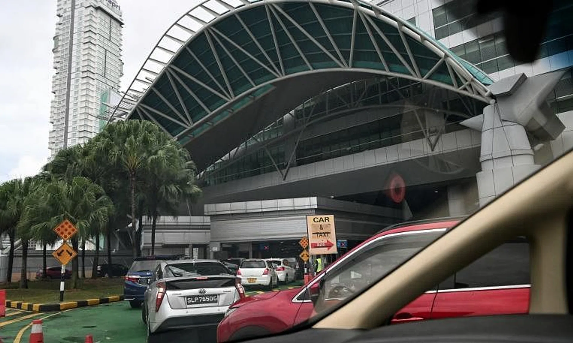 Mr Onn Hafiz is reported to have made frequently visits to the checkpoints in his bid to solve the issue.