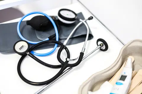 Ex-SGH doctor suspended for three years after giving herself MCs
