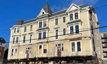 700 soap bars used to move 220-tonne building in Canada