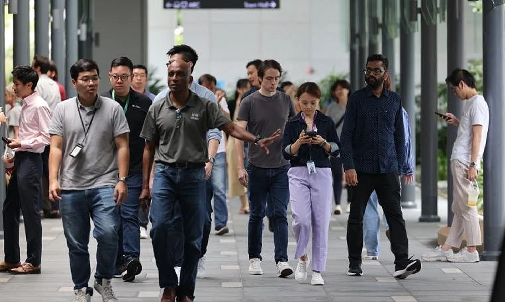 Total employment in Singapore grew by 11,300, outpacing the growth of 4,700 seen in the first quarter of 2024.