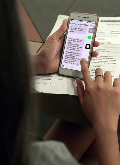 Teen cons $14,000 out of job seekers