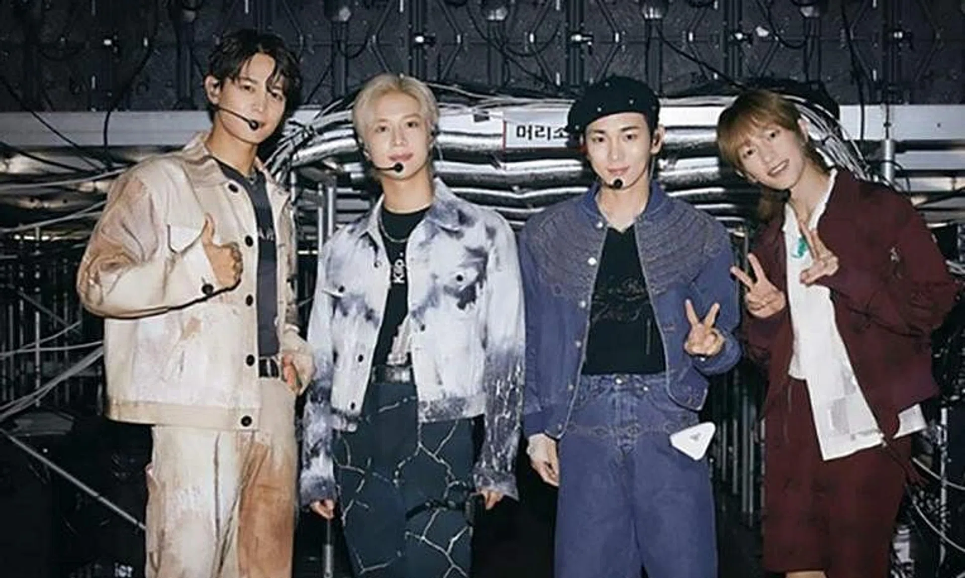  K-pop boy group Shinee held their fan meeting in Seoul over the weekend.