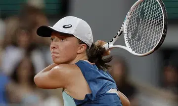 Iga Swiatek wins French Open, beating Coco Gauff 6-1, 6-3 in final