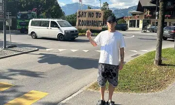 Robbie Williams offers services as 'celebrity protester' in Switzerland