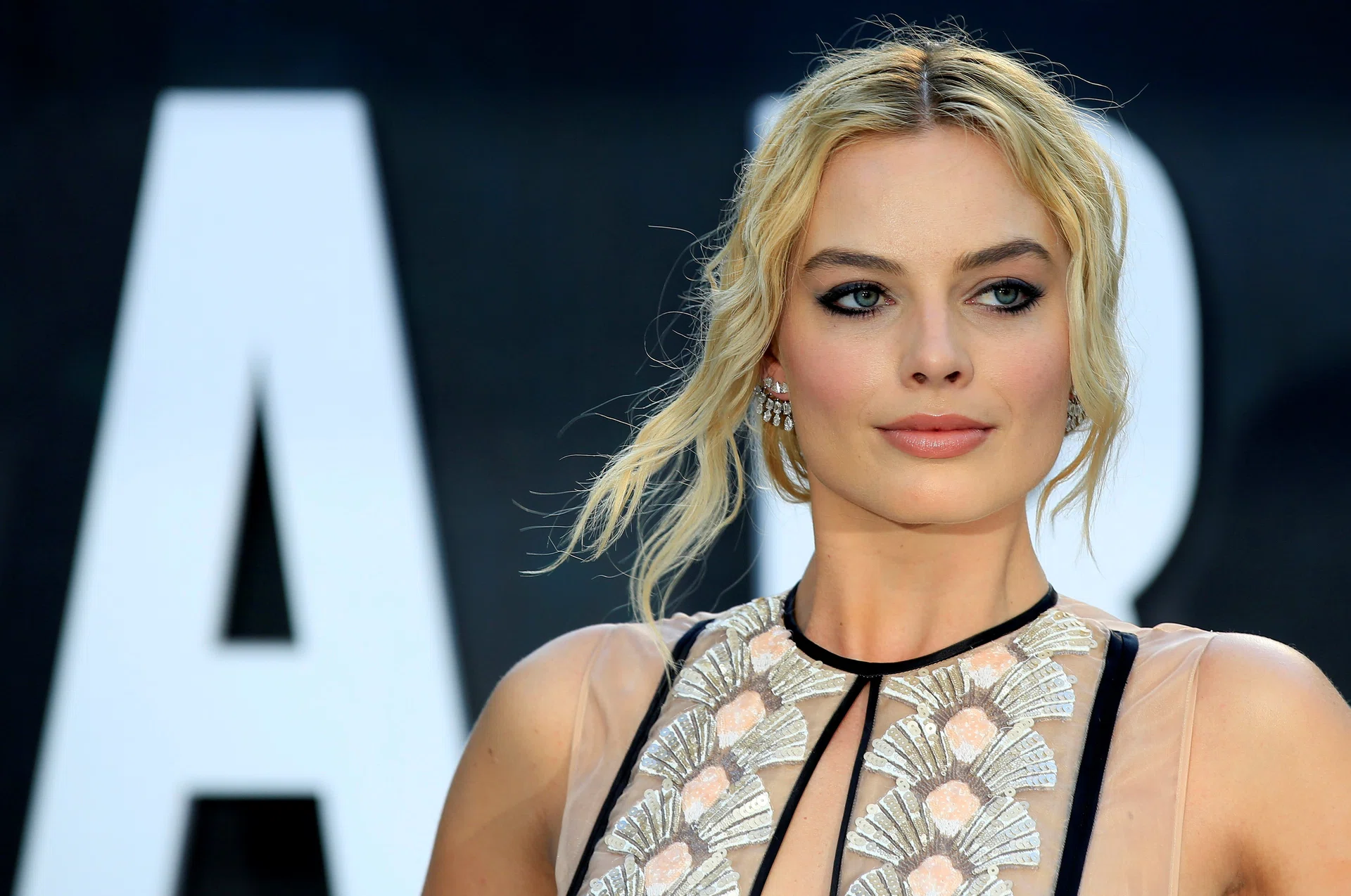  Australian actress Margot Robbie poses at the European premiere of the film The Legend Of Tarzan at Leicester Square in London, England, July 5, 2016.
