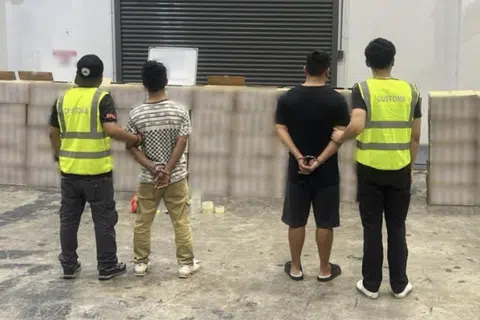5,800 cartons of duty-unpaid cigarettes seized, 4 foreigners arrested